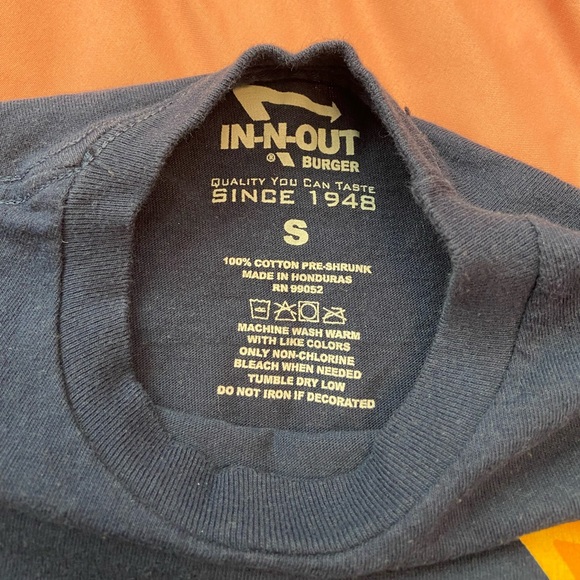 In-N-Out Burger T-shirt- California - Picture 5 of 8